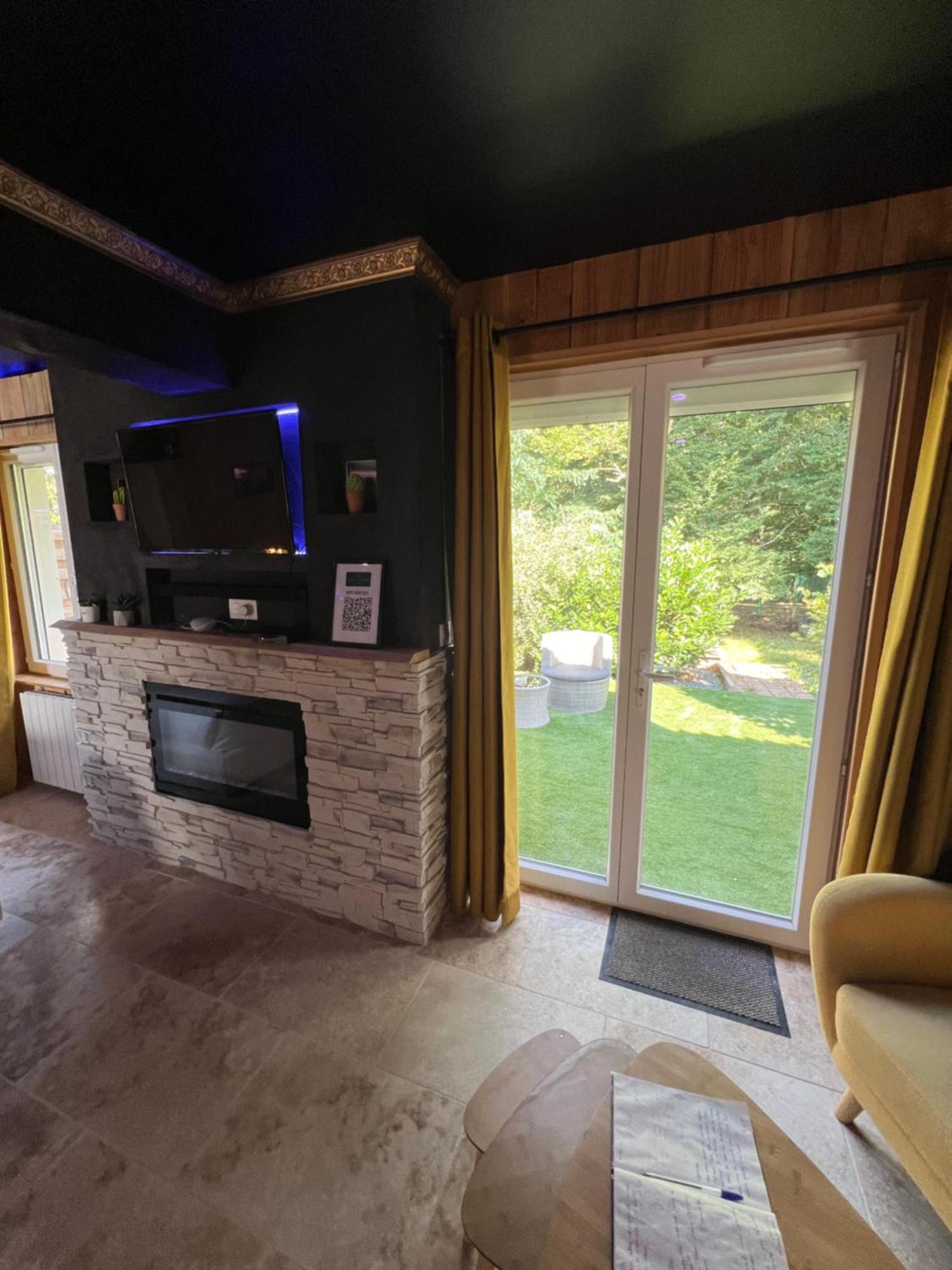 Le Lodge Des Charmes 5 Etoiles Leves Buitenkant foto